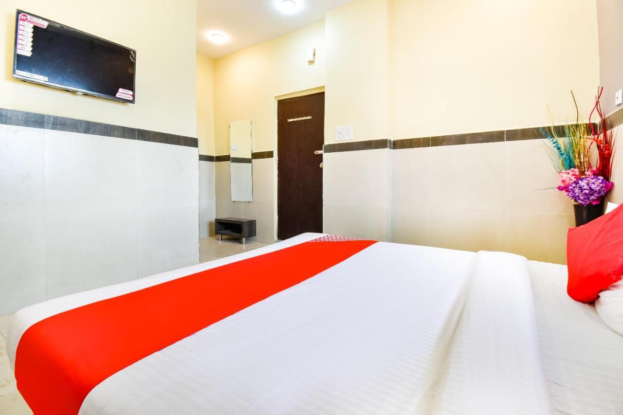 Oyo Hotel Karemore Celebration Bhandāra Dış mekan fotoğraf